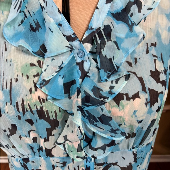 Lane Bryant blue floral blouse - Picture 3 of 6